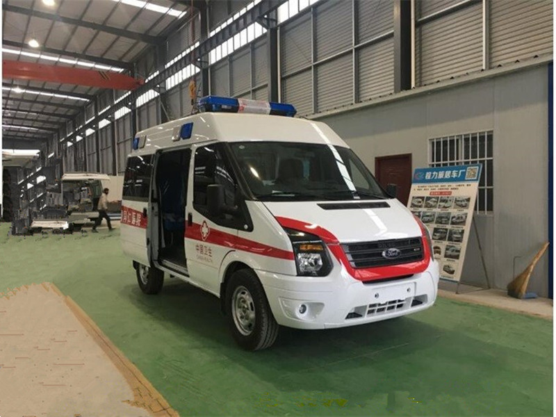 福特V348短軸中頂監(jiān)護型救護車