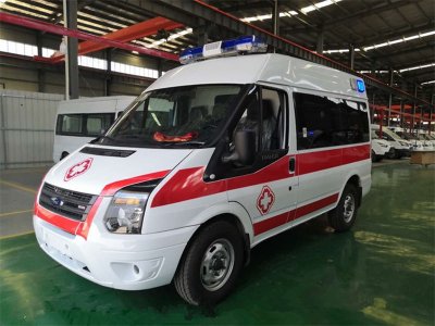 福特V348短軸中頂監(jiān)護(hù)型救護(hù)車