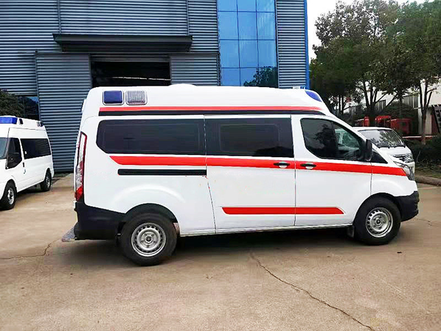 福特全順V362汽油版ABS一體化內(nèi)飾救護(hù)車