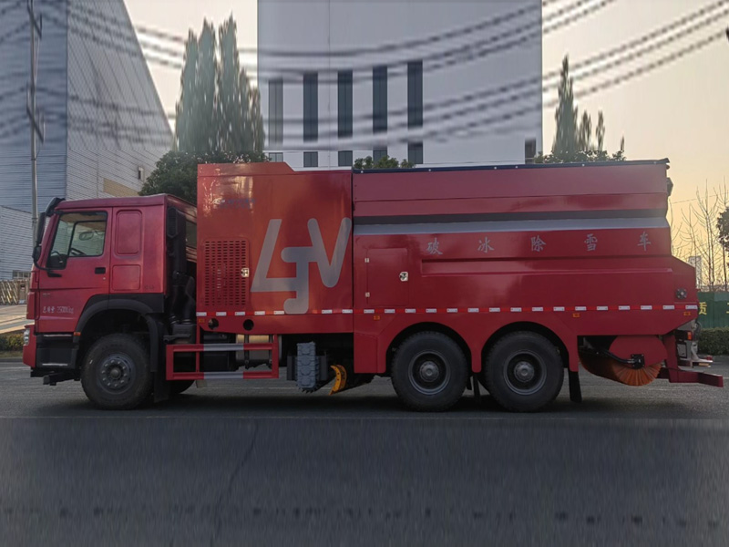 重汽豪沃后雙橋--破冰除雪車